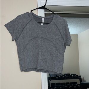 Lululemon Heathered Gray Short Sleeve Crop Top Size: 14